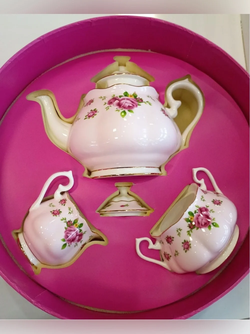 Royal Albert retail box